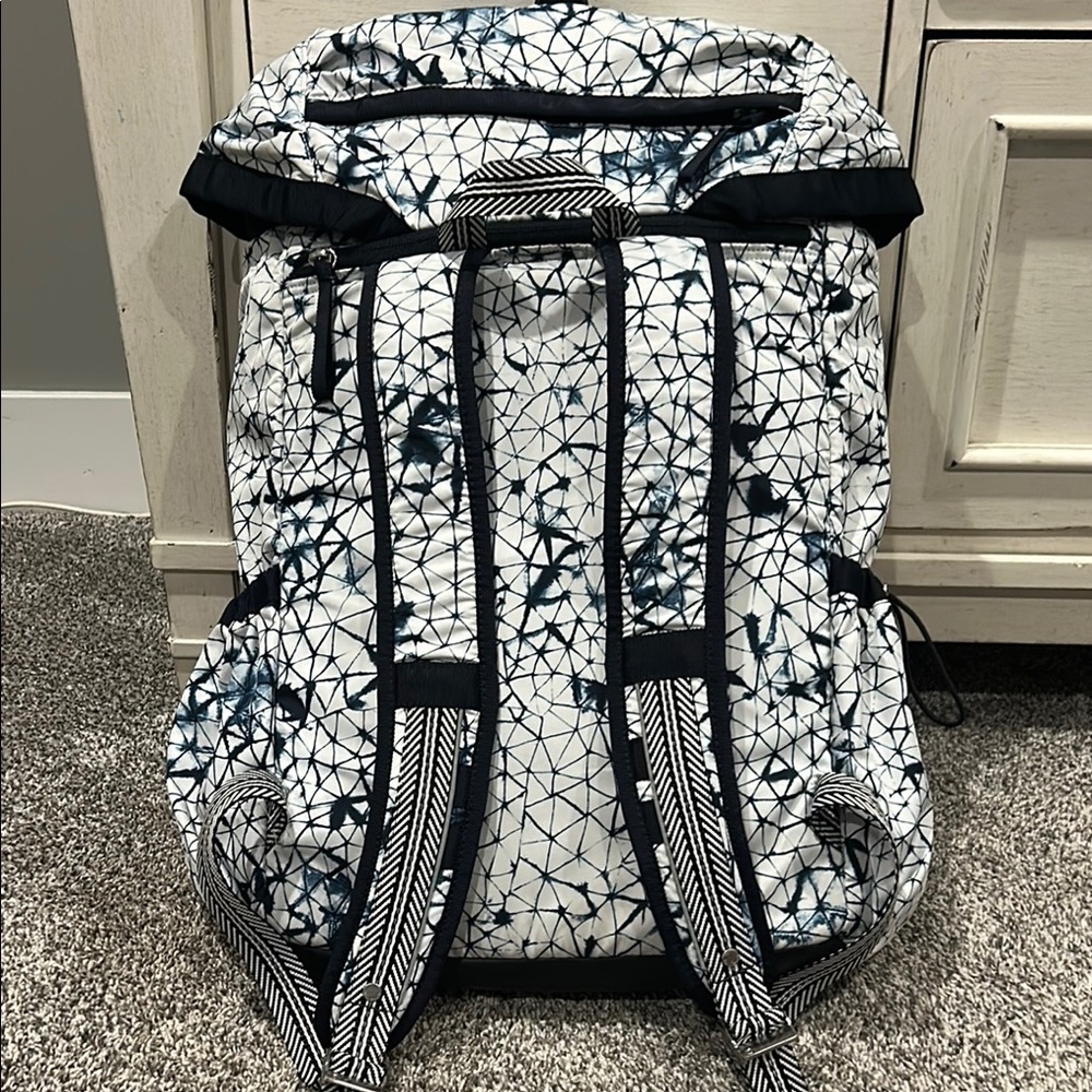 Lululemon Geometric Patterned Backpack - image 4
